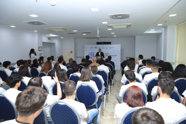“Gənclər üçün Rəqəmsal Bacarıqlar Düşərgəsi”nə start verilib -