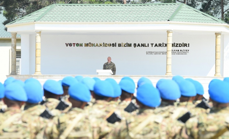 Prezident Müdafiə Nazirliyinin komando hərbi hissəsində olub -