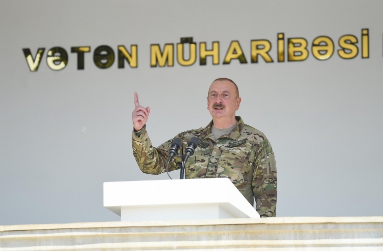 Prezident Müdafiə Nazirliyinin komando hərbi hissəsində olub -