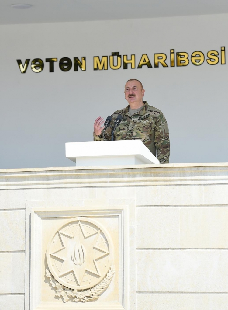 Prezident Müdafiə Nazirliyinin komando hərbi hissəsində olub -