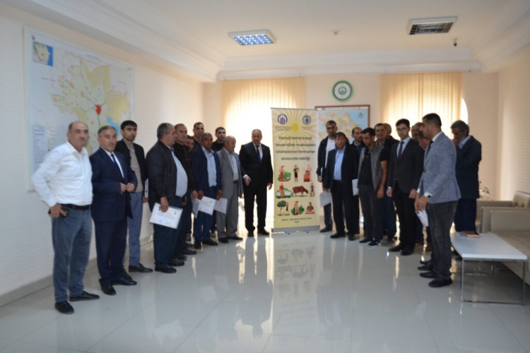 Ağcabədili fermerlərə seminar keçirilib