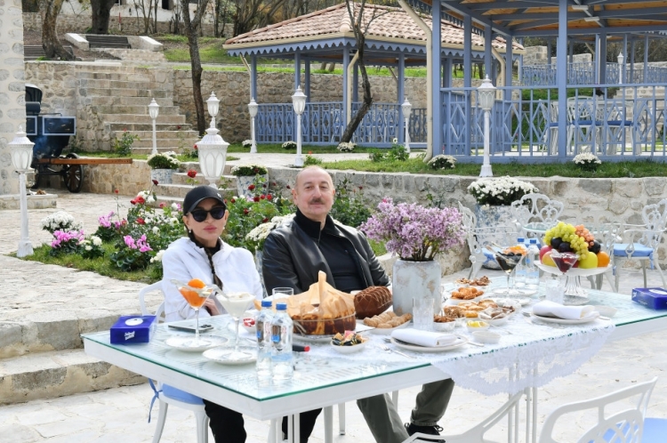 Prezident və birinci xanım Şuşada “Yasəmən” otelinin açılışında iştirak ediblər -