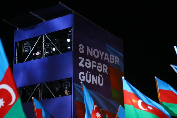 Bakıda Zəfər atəşfəşanlığı -