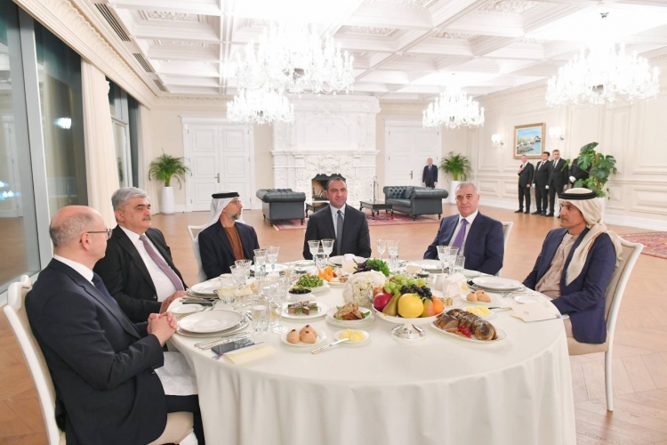 Prezident İlham Əliyevin adından BƏƏ liderinin şərəfinə rəsmi ziyafət verilib - 