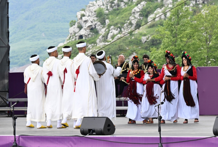 Prezident və birinci xanım  Şuşada “Xarıbülbül” festivalında iştirak ediblər -