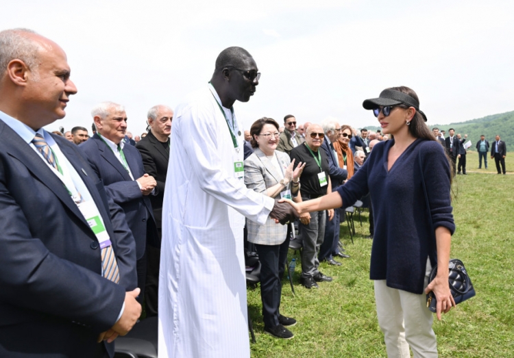Prezident və birinci xanım  Şuşada “Xarıbülbül” festivalında iştirak ediblər -