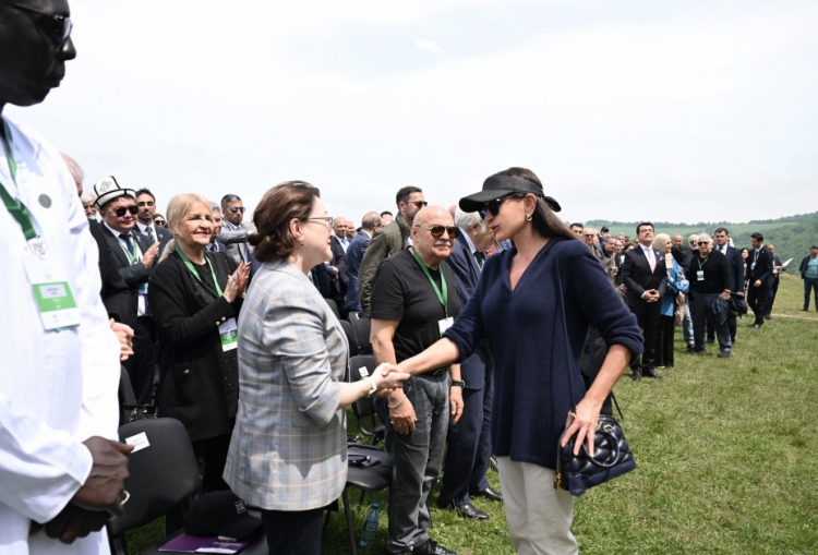 Prezident və birinci xanım  Şuşada “Xarıbülbül” festivalında iştirak ediblər -