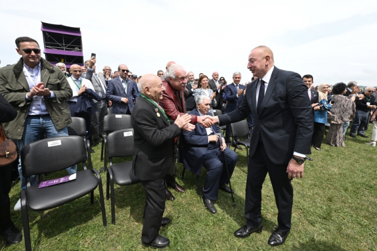 Prezident və birinci xanım  Şuşada “Xarıbülbül” festivalında iştirak ediblər -