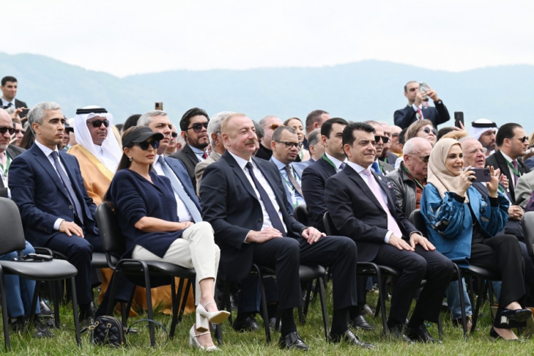 Prezident və birinci xanım  Şuşada “Xarıbülbül” festivalında iştirak ediblər -