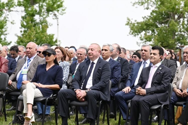 Prezident və birinci xanım  Şuşada “Xarıbülbül” festivalında iştirak ediblər -