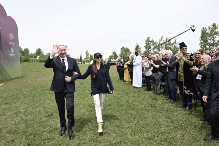 Prezident və birinci xanım  Şuşada “Xarıbülbül” festivalında iştirak ediblər -