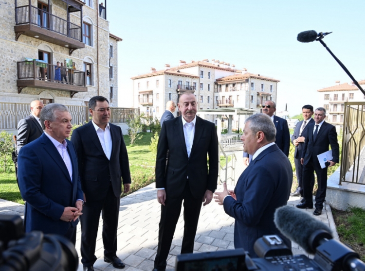 Azərbaycan, Özbəkistan və Qırğızıstan prezidentləri Şuşada gəziblər -