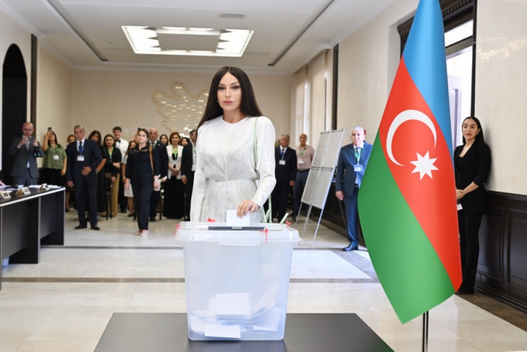 Prezident və birinci xanım səs veriblər -