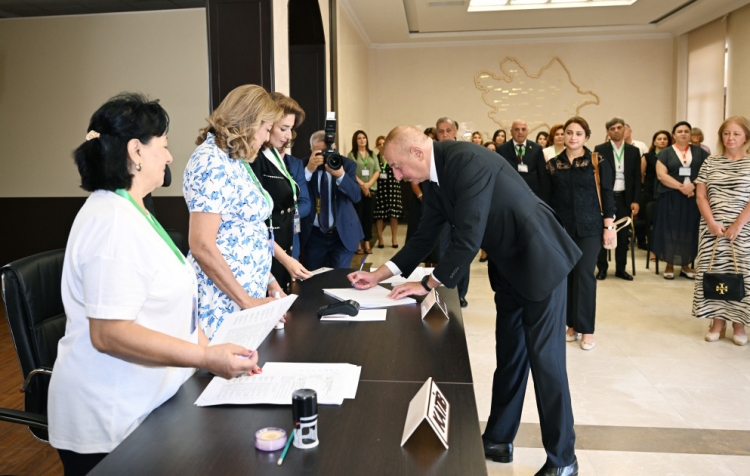 Prezident və birinci xanım səs veriblər -