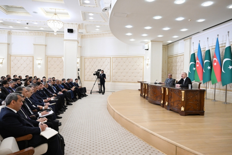 Azərbaycan Prezidenti və Pakistanın Baş naziri mətbuata bəyanatlarla çıxış ediblər -