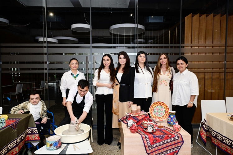 Leyla və Arzu Əliyeva DOST İnklüziv İnkişaf və Yaradıcılıq Mərkəzində olub -