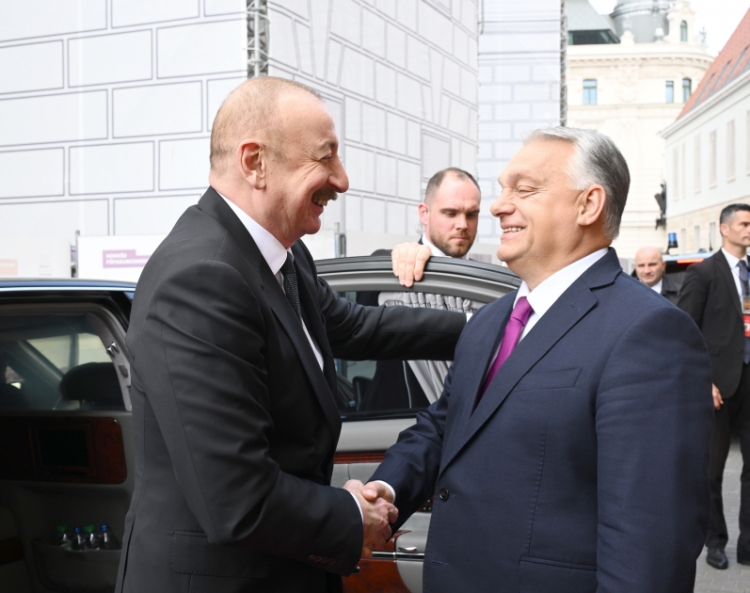 İlham Əliyev Viktor Orbanla görüşüb