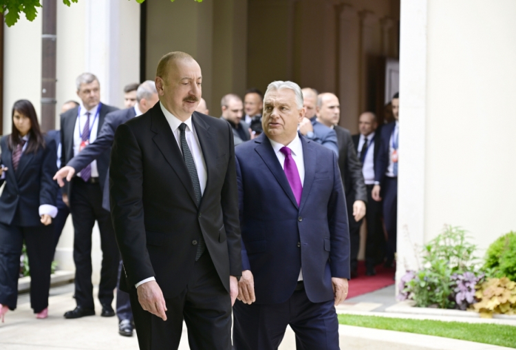 İlham Əliyev Viktor Orbanla görüşüb