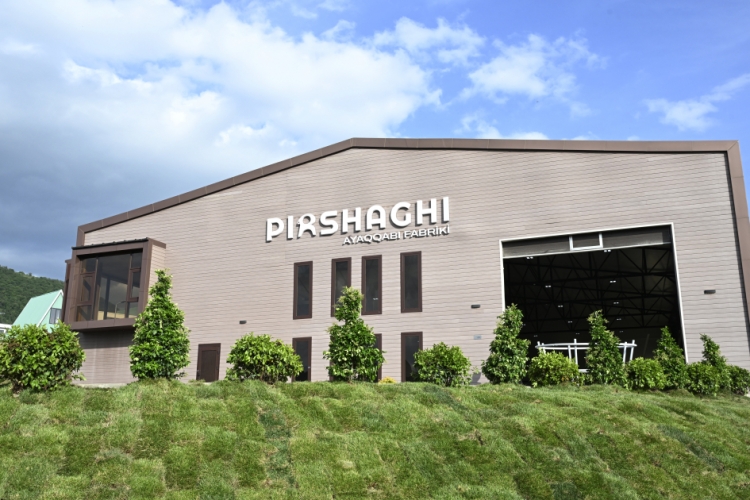 Laçında  “PIRSHAGHI” ayaqqabı fabrikinin filialının açılışı olub