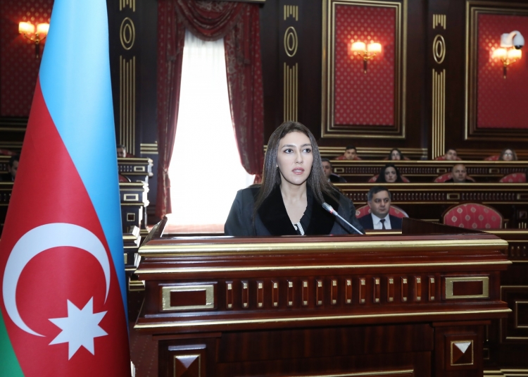 Yeni təyin olunmuş hakimlər and içiblər -