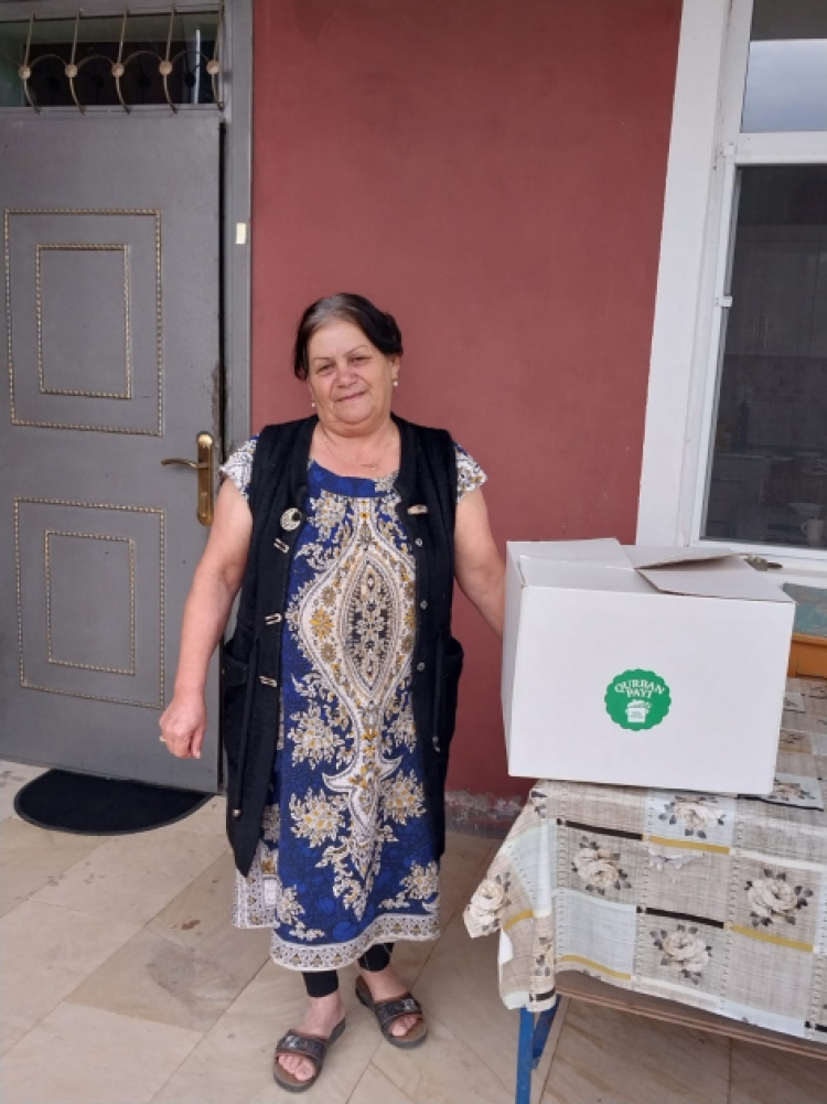 Leyla Əliyevanın təşəbbüsü ilə ailələrə qurban payları çatdırılıb