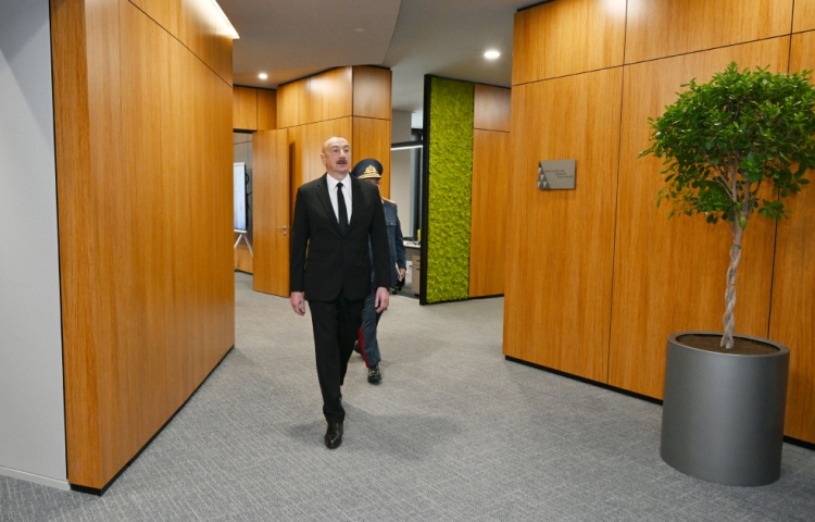 Prezident Dövlət Gömrük Komitəsinin yeni inzibati binasının açılışında iştirak edib