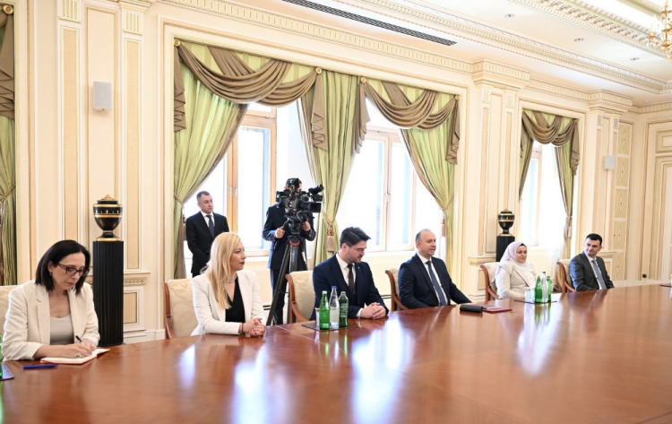 İlham Əliyev Şimali Makedoniya Assambleyasının sədrini qəbul edib -