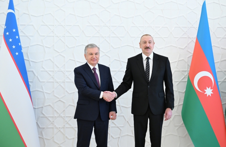 Mirziyoyevin rəsmi qarşılanma mərasimi olub