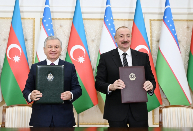 Azərbaycanla Özbəkistan arasında imzalanmış sənədlər mübadilə edilib