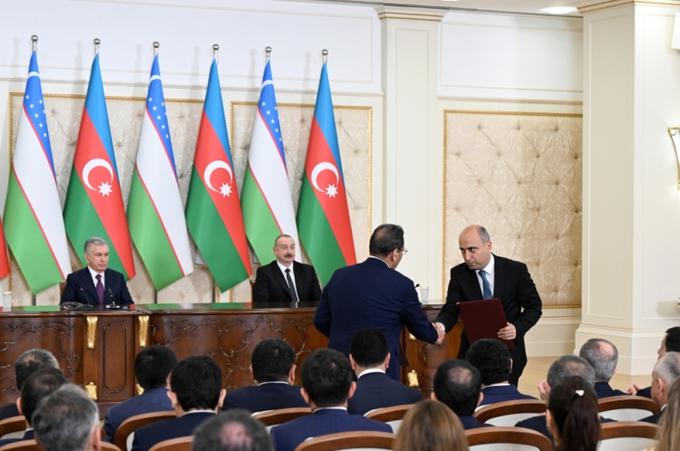 Azərbaycanla Özbəkistan arasında imzalanmış sənədlər mübadilə edilib