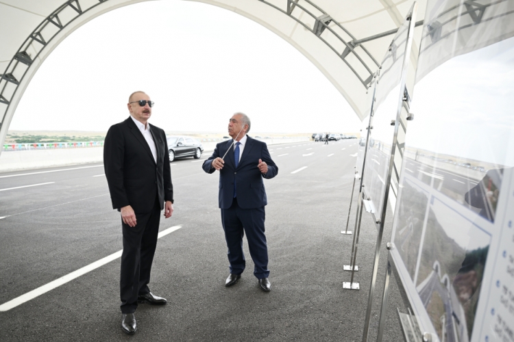 Prezident Əhmədbəyli-Füzuli-Şuşa yolunun açılışında iştirak edib