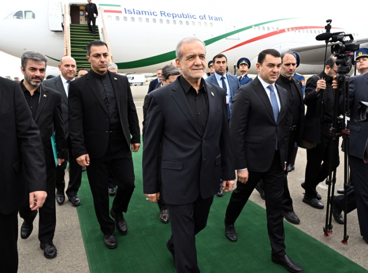 Məsud Pezeşkian Azərbaycana səfər edib