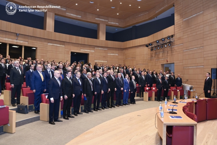 “Azərbaycanın xarici siyasəti suverenliyin bərpasından sonra: prioritetlər və çağırışlar”