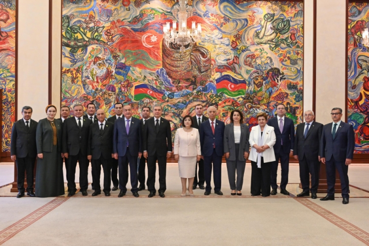 Sahibə Qafarova Türkmənistan Xalq Məsləhətinin sədri ilə görüşüb