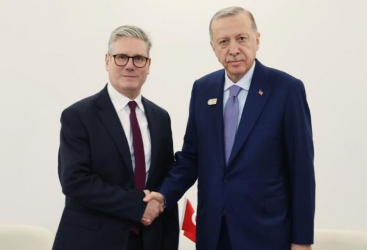 Liderlər Yaxın Şərqdəki vəziyyəti müzakirə ediblər