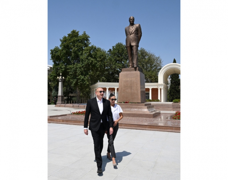 Prezident və birinci xanım Gəncəyə səfər edib