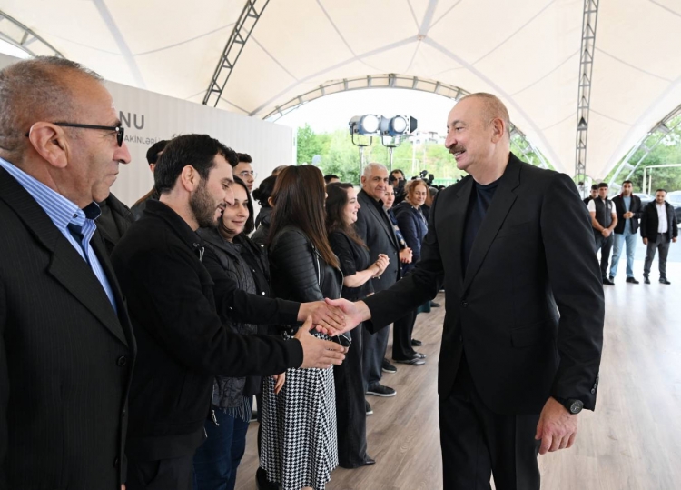 Prezident Qırmızı Bazar, Hadrut və Sosun sakinləri ilə görüşüb -