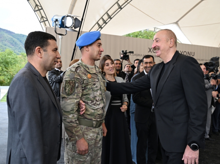 Prezident Xocalıda kənd sakinləri ilə görüşüb -