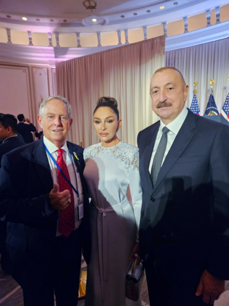 Trampla İlham Əliyev arasında dialoq: “Siz çox gözəl insansınız”