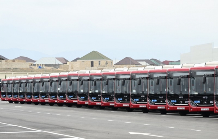 Prezident Gəncədə “BakuBus”un Avtoparkının açılışında -