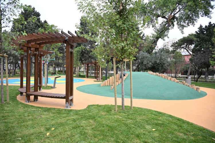Bakıda yeni parkın açılışı olub -