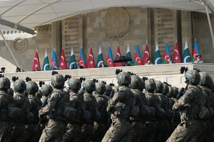 Bahıdalı hərbi paraddan