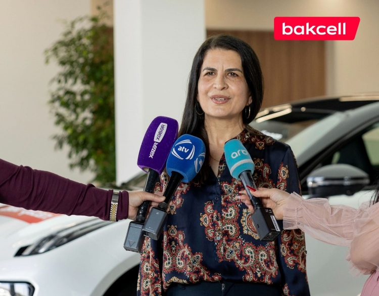 “Bakcell”in lotereyasında 5-ci lüks avtomobil sahibinə təhvil verildi