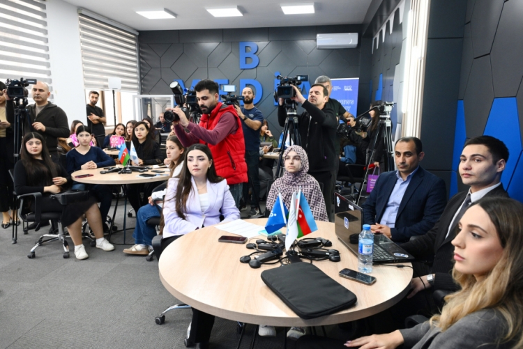 “TV və canlı jurnalistika” mövzusunda təlim proqramı başlayıb