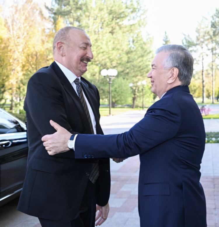 İlham Əliyev Daşkənddə Şavkat Mirziyoyev ilə təkbətək görüşüb