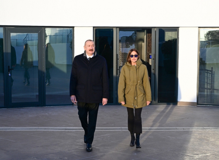 Prezident və xanımı Xankəndidəki Zəfər parkında -