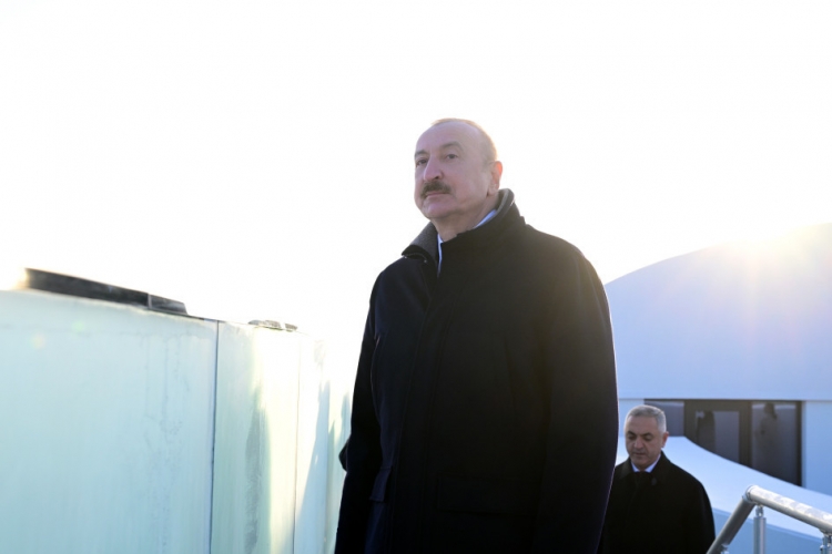 Prezident və xanımı Xankəndidəki Zəfər parkında -