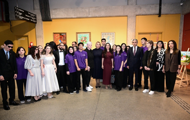 Leyla və Alena Əliyeva DOST İnklüziv İnkişaf və Yaradıcılıq Mərkəzini ziyarət ediblər -