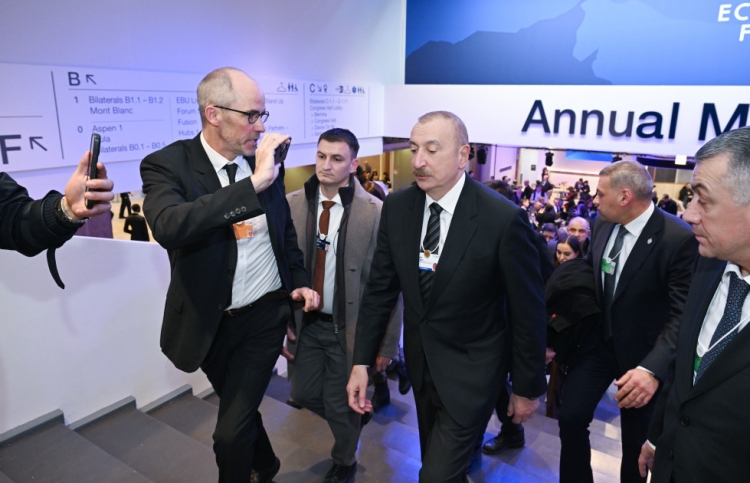 Prezident Davosda panel iclasda iştirak edib -