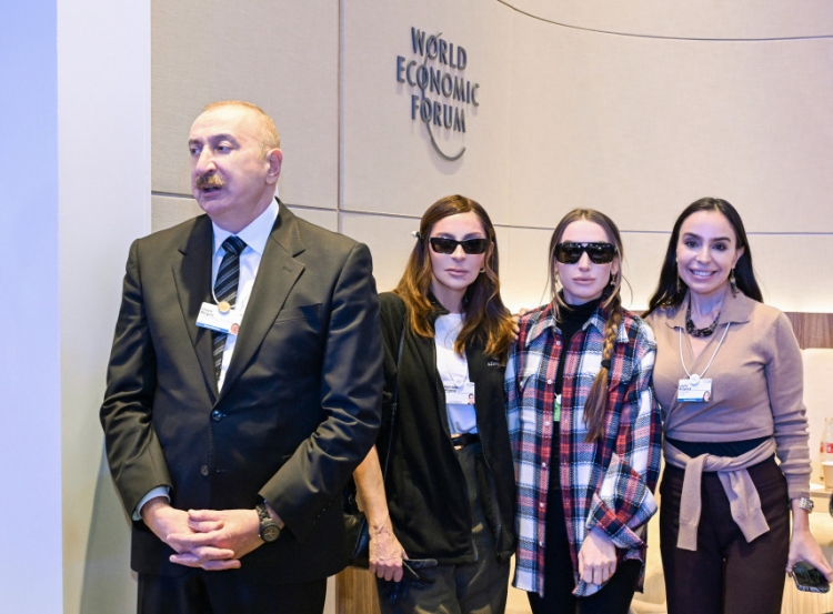 Prezident Davosda panel iclasda iştirak edib -